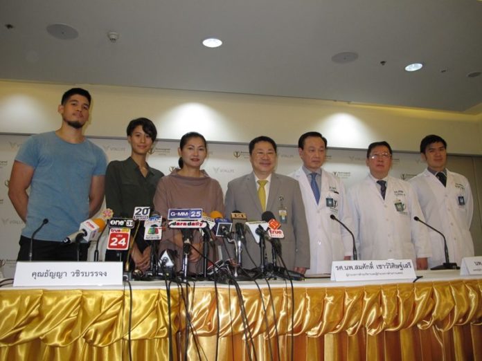 ครอบครัว วชิรบรรจง แถลงอาการ อ๊อฟ แนวโน้มดีขึ้น ยังเดินไม่ได้ พูดไม่ชัด
