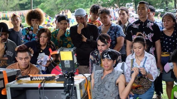 เบิ้ล ปทุมราช เผยนาทีระทึกน้ำป่ามา พาทีมหนังหนีขึ้นที่สูง โล่งใจทุกคนปลอดภัย! 