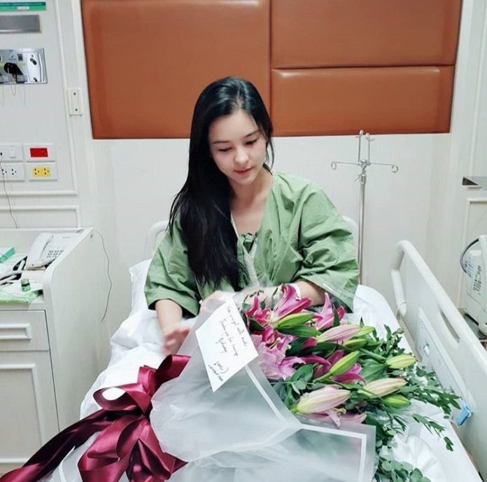 'ออม สุชาร์' แจงเหตุเป็นลมกลางงาน ขอโทษแฟนคลับที่ทำให้เป็นห่วง