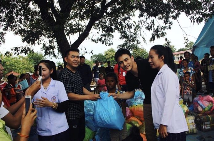 ธันวา สุริยจักร ธันวา สุริยจักร พระเอกสัญชาติลาว ลงพื้นที่มอบของ กอดให้กำลังใจพี่น้องชาวลาว