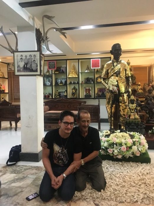 อนันดา รุดบวงสรวงอนุสาวรีย์ขุนพันธรักษ์ราชเดช เผยขณะแสดงมีเรื่องหวาดเสียว