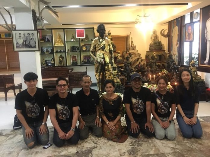 อนันดา รุดบวงสรวงอนุสาวรีย์ขุนพันธรักษ์ราชเดช เผยขณะแสดงมีเรื่องหวาดเสียว