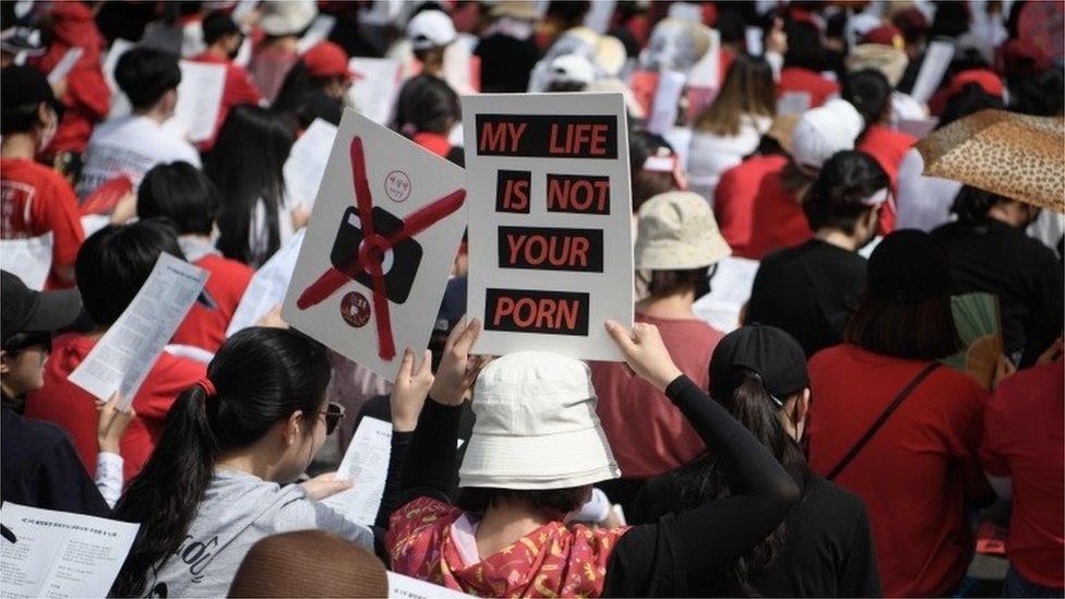 Women protest hidden camera pornography in Seoul, July 2018