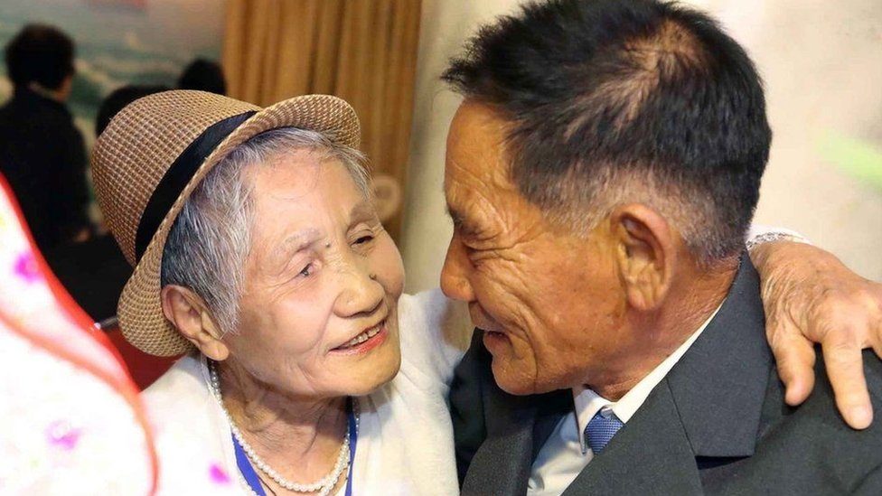 အသက် ၇၀ ကျော် သားဖြစ်သူနဲ့ ပြန်တွေ့ခဲ့တဲ့ မိခင်