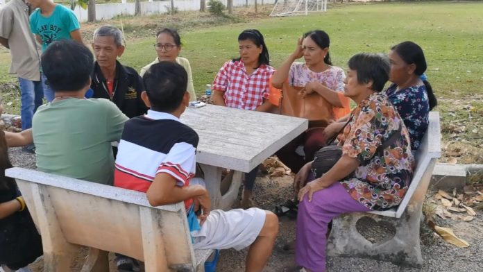พ่อร้องความเป็นธรรมลูกชายถูกต่อยสาหัส