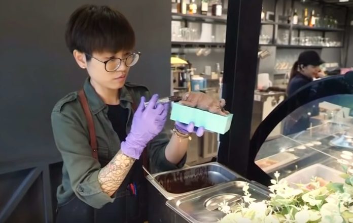'ไอติมสุนัข'