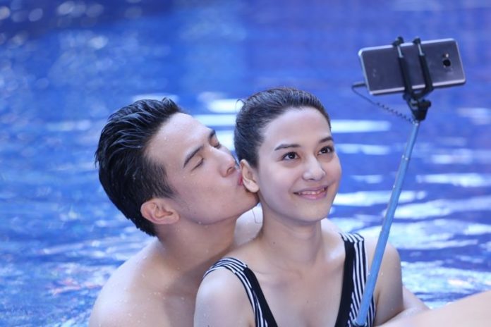 เจมส์ มาร์ เจมส์ มาร์