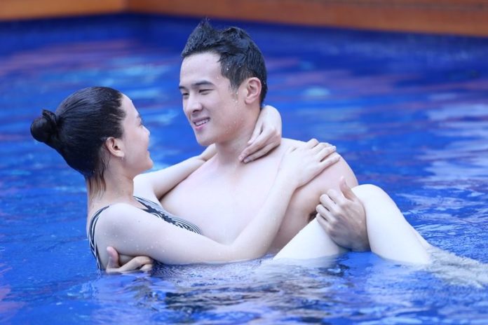 เจมส์ มาร์ เจมส์ มาร์