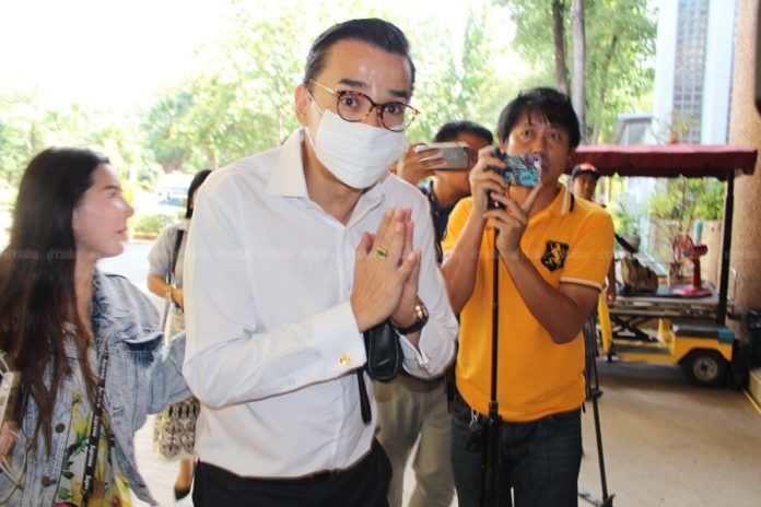นี่โน่ รีบมาเยี่ยม โอวรุฒ