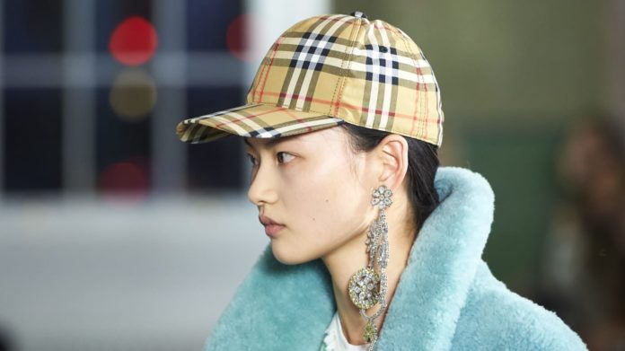 แบรนด์แฟชั่นสุดหรู เบอร์เบอร์รี