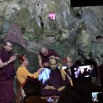 สาธุกระหึ่ม! เผยคลิปนาที 'ครูบาบุญชุ่ม' ออกจากถ้ำ หลังเข้าไปจำพรรษาปิดวาจา 3 เดือน