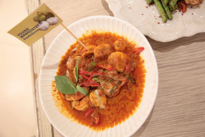 ฉู่ฉี่กุ้งสดมังคุดคัดเมืองคอน