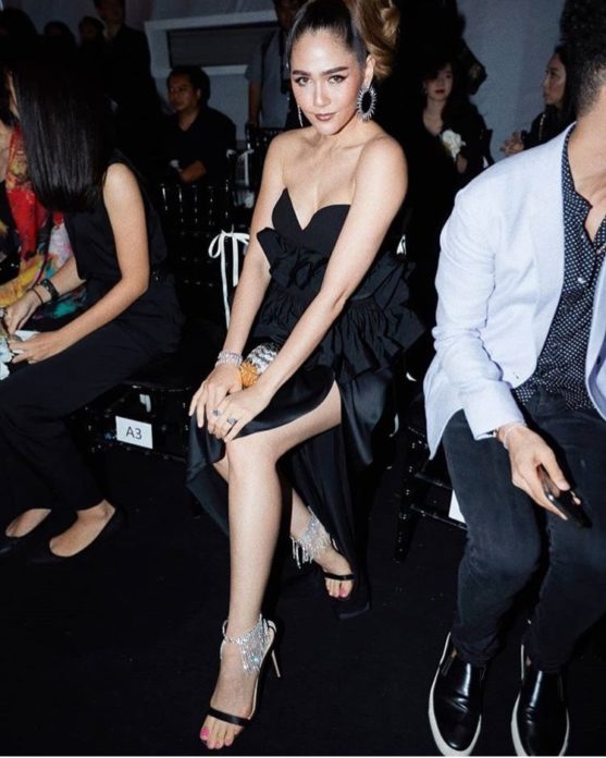  ชมพู่ อารยา 