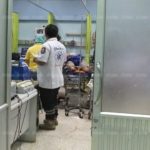ยิงสนั่นร้าน! หนุ่มกู้ภัยแค่มองหน้าโดนฆ่าต่อหน้าลูก-เมีย ลูกค้าโดนลูกหลงเจ็บอีกราย
