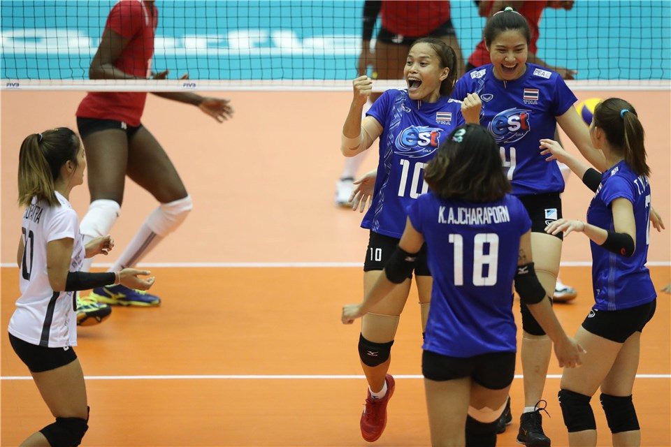 นักตบลูกยางสาวไทย ในแมตช์ชนะติริแดด