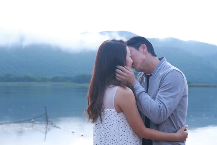 ติ๊ก-มิว จูบส่งท้าย “ด้วยแรงอธิษฐาน” ตอนอวสาน ผู้จัดลุ้นเรตติ้ง