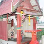 บุกพิสูจน์ศาลแปลก! รูปปั้นตาเมฆ-ยายหมอก เปลือยกายมีเพศสัมพันธ์