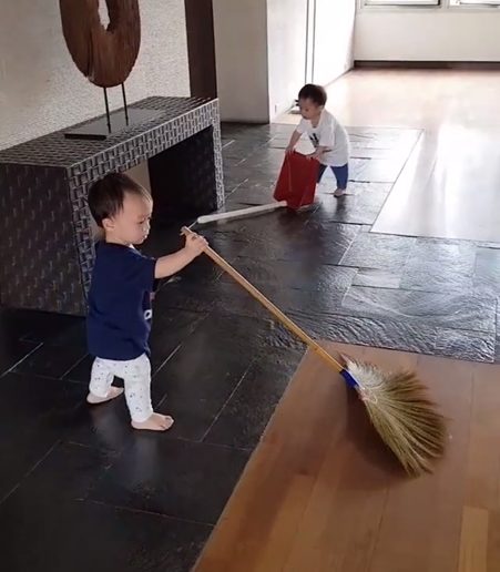 ชมพู่ ชมพู่