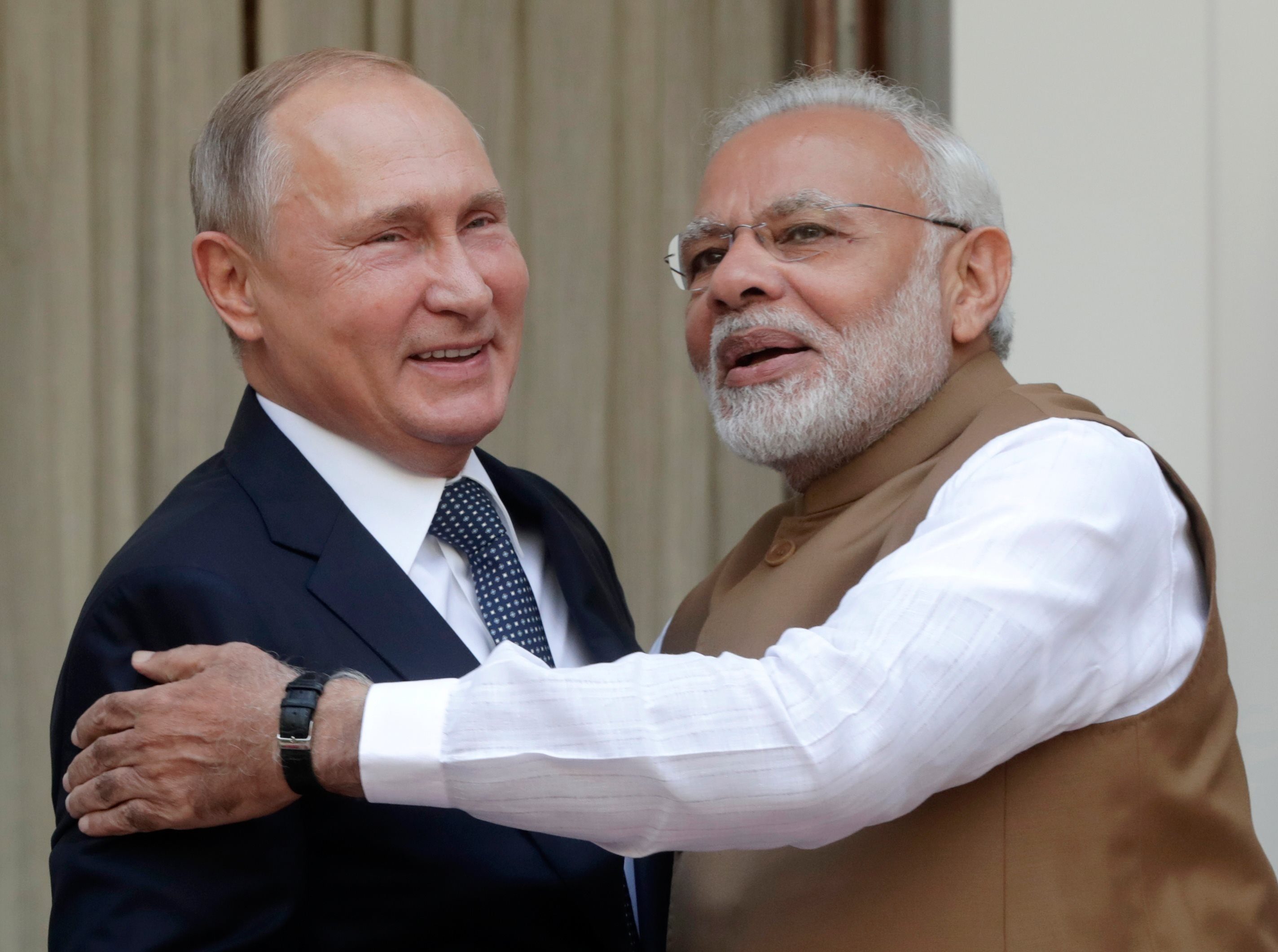 Russian President Vladimir Putin (L) and Indian Prime Minister Narendra Modi (R) meet at Hyderabad House in New Delhi, India, 05 October 2018