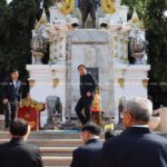 นายกฯ สัญจร พะเยา 'เตือน' ชาวบ้าน 'ใครมาพูดจาอะไร อย่าไปฟังมากนัก!!'
