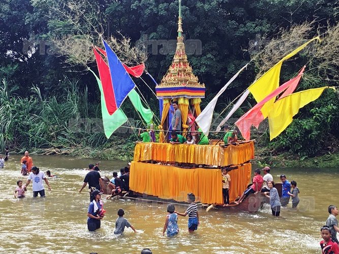 ชักพระทางน้ำ