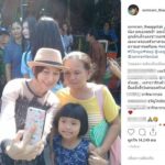 ไม่ต้องไฮโซโก้หรู หนุ่ม ศรราม ล้อมวงกินข้าว พาเมียอุ้มท้องกลับบ้าน พี่น้องแห่เซลฟี่