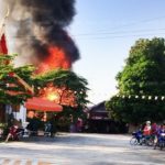 ยาย 83 หนีตายระทึก! เพลิงไหม้ชุมชนวัดสามวิหาร เมืองกรุงเก่า