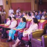 ปธ.สภาสตรีถวายผ้าพระกฐิน รับรางวัลศิษย์เก่าดีเด่นมร.สส.