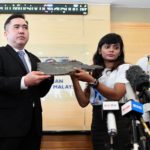 ซากMH370 ? ญาติผู้เคราะห์ร้ายเอามาให้รัฐบาลตรวจ ลุ้นฟื้นไขปริศนาบินสาบสูญ