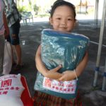 มูลนิธิป่อเต็กตึ๊ง เดินหน้าต่อเนื่อง แจกผ้าห่มคลายหนาวชาวเชียงใหม่
