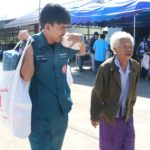 มูลนิธิป่อเต็กตึ๊ง เดินหน้าต่อเนื่อง แจกผ้าห่มคลายหนาวชาวเชียงใหม่