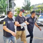 คุมตัวแฟนเก่าหึงโหด! ทำแผนฆ่าติวเตอร์หนุ่ม ศัตรูหัวใจ อำพรางซุกศพใต้แท็กซี่