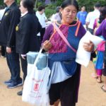 มูลนิธิป่อเต็กตึ๊ง แจกผ้าห่มกันหนาว ให้ชาวบ้านแม่สรวย