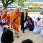 ศพ 'เจ้าสัววิชัย' ถึงไทยบ่ายนี้! ตั้งสวดศาลากลางน้ำ ญาติของดหรีดอาลัย