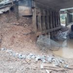 น้ำท่วมบางสะพานลดลง ฝนยังตกต่อเนื่อง ชาวบ้านกังวล น้ำป่ามารอบ 3