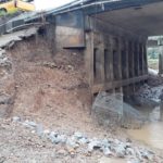 น้ำท่วมบางสะพานลดลง ฝนยังตกต่อเนื่อง ชาวบ้านกังวล น้ำป่ามารอบ 3