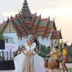 'นิ้ง โศภิดา' อวดโฉม 'ช้าง ดิ ไอคอน ออฟ สยาม' ชิงชุดประจำชาติมิสยูนิเวิร์ส