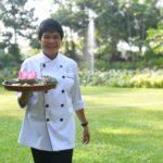 'ป้าบานเย็น' แห่งร้านสวนทิพย์ จากคนที่ 'เขียนหนังสือไม่ได้' เจิดจรัสสู่ ดาวมิชลิน