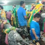 ยิ่งดึกยิ่งล้นวัด! ตาดี มีวาสนา พามีเงิน ทั่วทุกสารทิศแห่ขอโชคเจ้าแม่ตะเคียนทอง(คลิป)