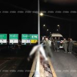 หนุ่มขับบิ๊กไบก์! พุ่งชนราวสะพานข้าม แยกยมราช ไส้ทะลัก-ร่างติดคาขอบสะพาน