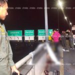 หนุ่มขับบิ๊กไบก์! พุ่งชนราวสะพานข้าม แยกยมราช ไส้ทะลัก-ร่างติดคาขอบสะพาน