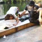 ชาวบ้านปาดน้ำตา! ภาพสลดแม่กอดศพร้องไห้ใจจะขาด ลูกชาย 9 ขวบจมคลองดับ