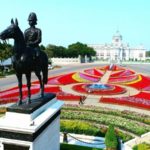 สมเด็จพระเจ้าอยู่หัว ทรงจักรยานเปิดงาน 'อุ่นไอรักฯ สายน้ำแห่งรัตนโกสินทร์' 9 ธ.ค.