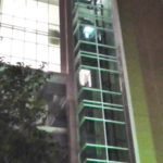 ระทึกกลางงานแต่ง! 8ชีวิตติดลิฟต์ จนท.ปีนช่วยวุ่น หวั่นขาดอากาศหายใจ