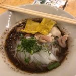 นึกว่าดูแก๊งสามช่า! หนุ่มเปิดร้าน ก๋วยเตี๋ยวเรือ เจอรีวิว ลบเพื่อนแทบไม่ทัน