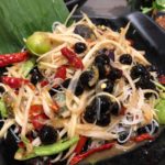เฮ้ย!? "ส้มตำปลาร้า ใส่ไข่มุก" ก็มา มันไม่ได้อยู่ในชานมอย่างเดียว อีกต่อไป!