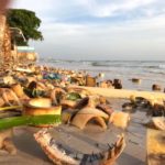 ควันหลงลอยกระทง ตะปูเกลื่อนชายหาด นักท่องเที่ยวเสี่ยงอันตราย