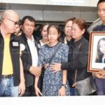 ตามลากคอได้ที่นครสวรรค์! จับแล้วผัวหึงโหดน้ำกรดสาดเมียสาวดับ ลูกเป็นกำพร้า