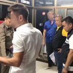 ตม.บุกรวบ 2 นักธุรกิจรัสเซียหัวร้อน! ขู่ระเบิดสถานกงสุล-ฆ่าเจ้าหน้าที่