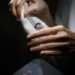 ประมูล พิงก์ เลกาซี เพชรสีชมพู 19 กะรัต ขายได้ตามคาด 1.6 พันล้าน